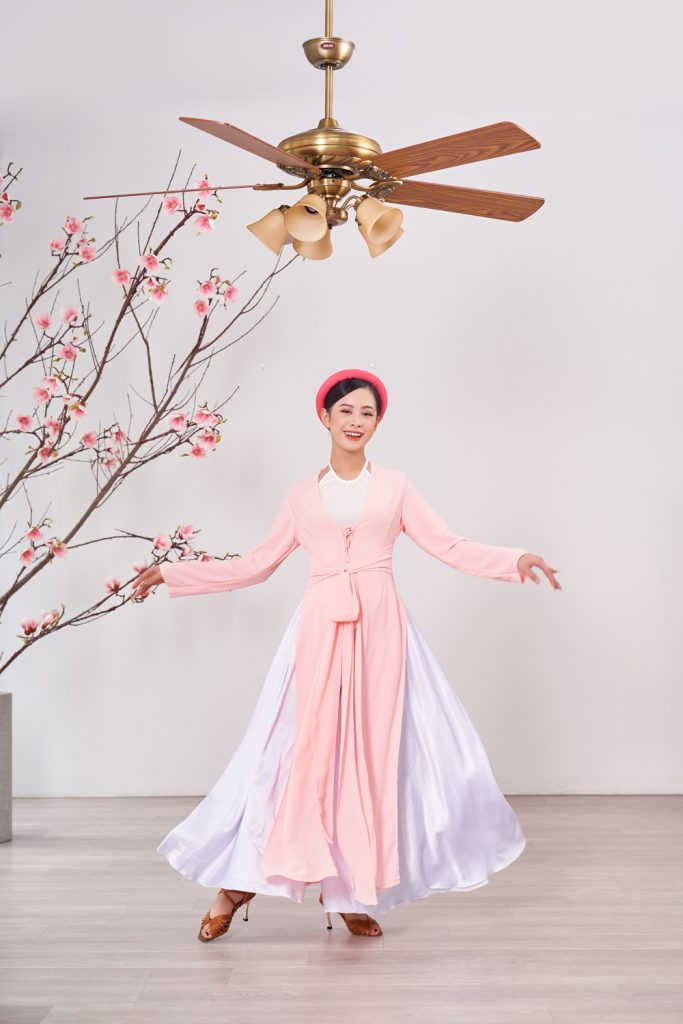 quat tran lotus 5den mau quat tran lotus 5den mau