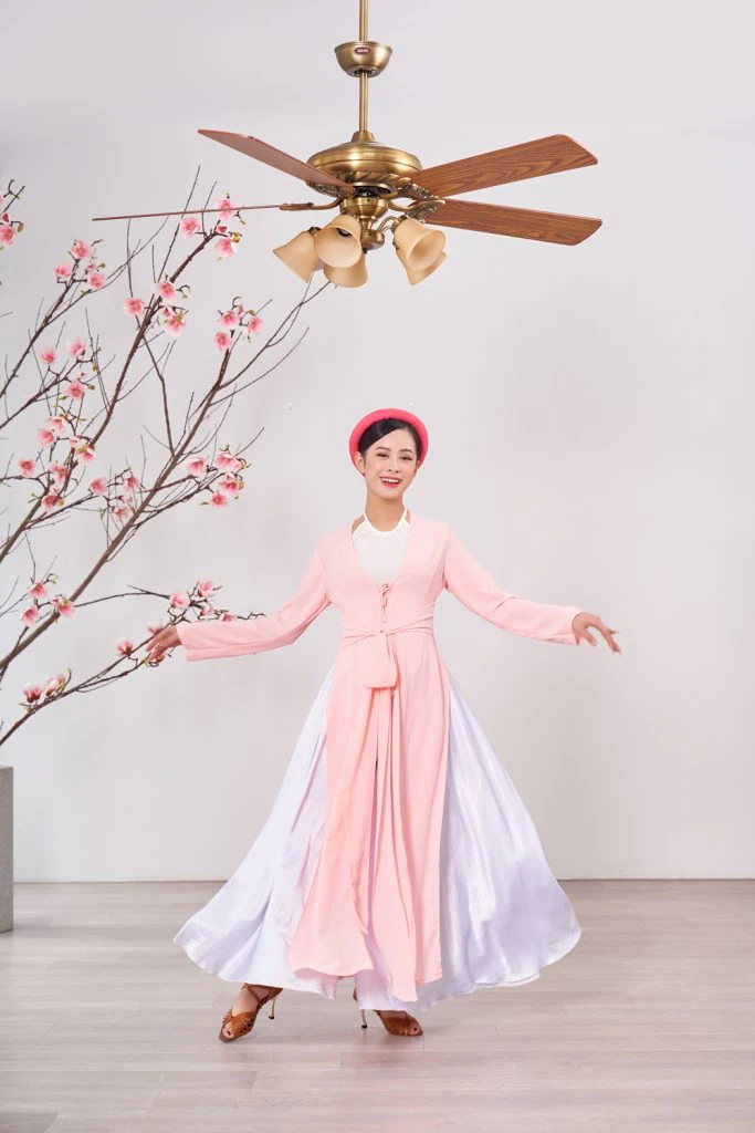 quat tran lotus 5den mau