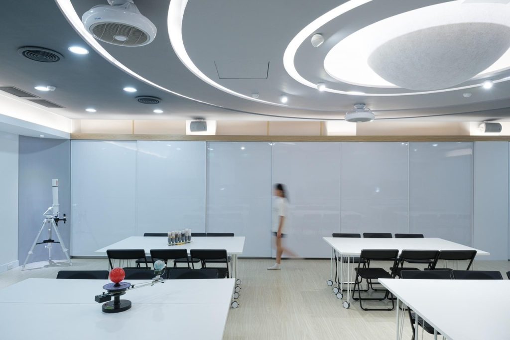 quat tran trong long aura2