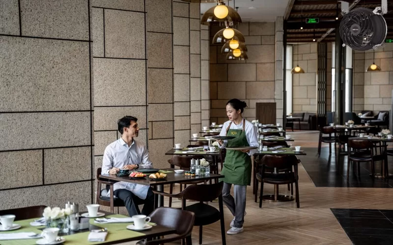 Chọn quạt công nghiệp hiện đại có công suất phù hợp nhà hàng, quán ăn