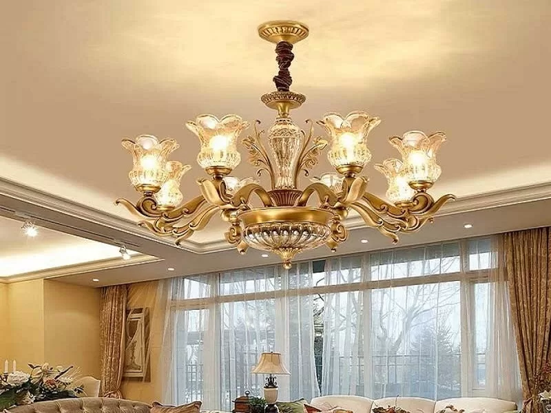 Đèn chùm bằng đồng tôn lên sự đẳng cấp và sang trọng cho mọi không gian