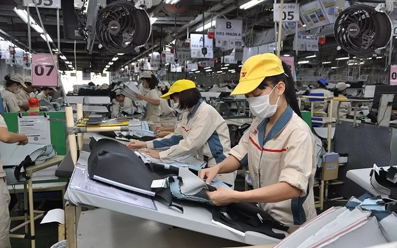 Quạt mát công nghiệp lắp đặt đơn giản, giá thành phải chăng