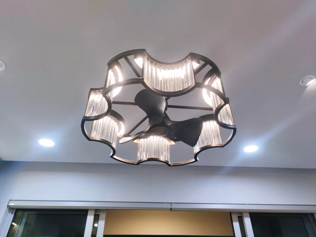 quat-den-chum-glassy độc lạ