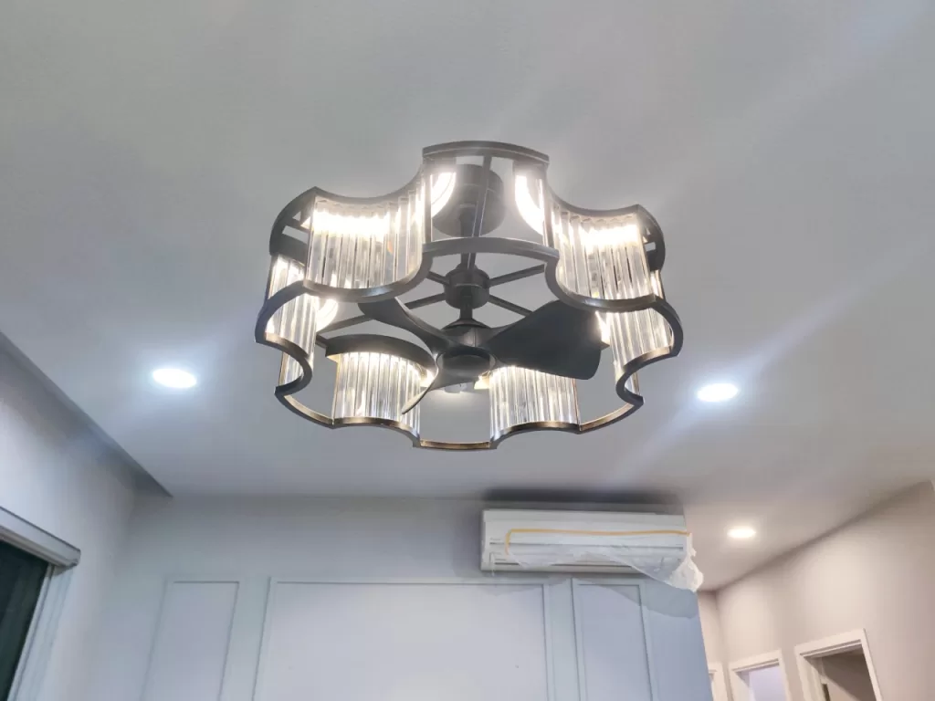 quat-den-chum-glassy