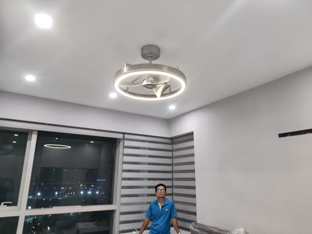 quat-tran-den-chum-wheel