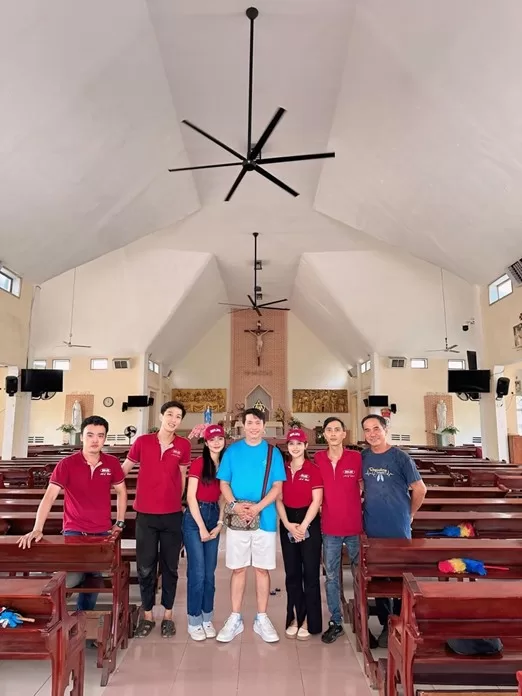 Doanh nhân Nguyễn Quốc Vũ check in cùng đội ngũ MR.VŨ