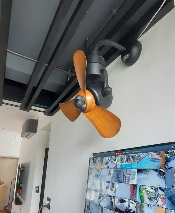 quat-con-coc-bon-treo-tuong quat-con-coc-bon-treo-tuong