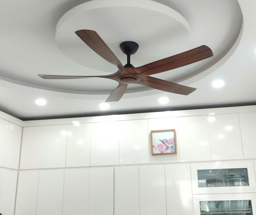vision-nl-5canh-moi Trần thạch cao giật 1 cấp xung quanh lắp đèn led và chính giữa lắp quạt đang là xu hướng