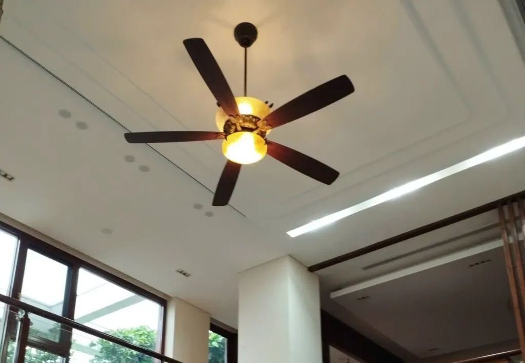 căn hộ thông tầng Duplex cùng quạt trần Villa