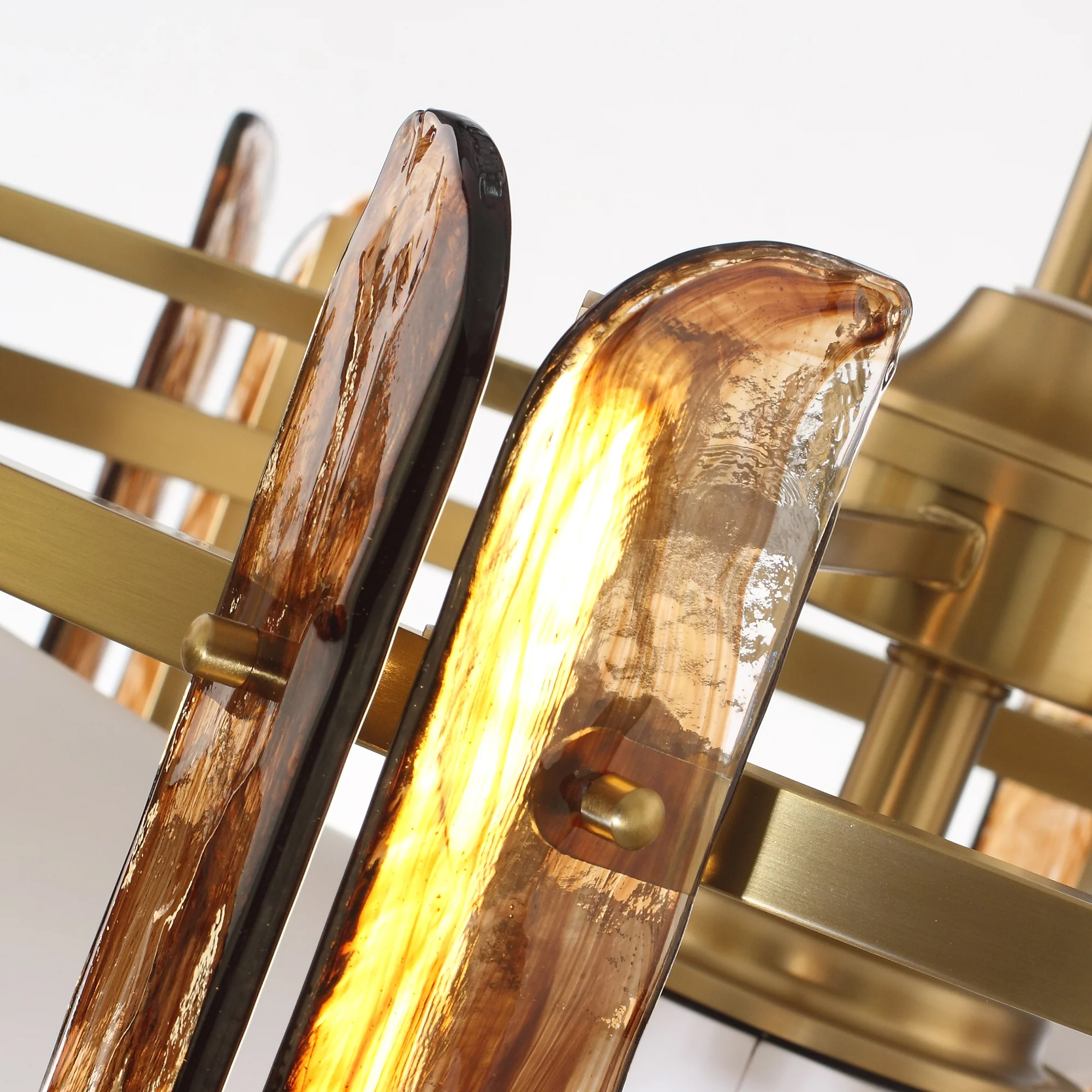 chi-tiet-kinh-quat-glass Kính quạt thiết kế thủ công tỉ mỉ - đẹp mắt