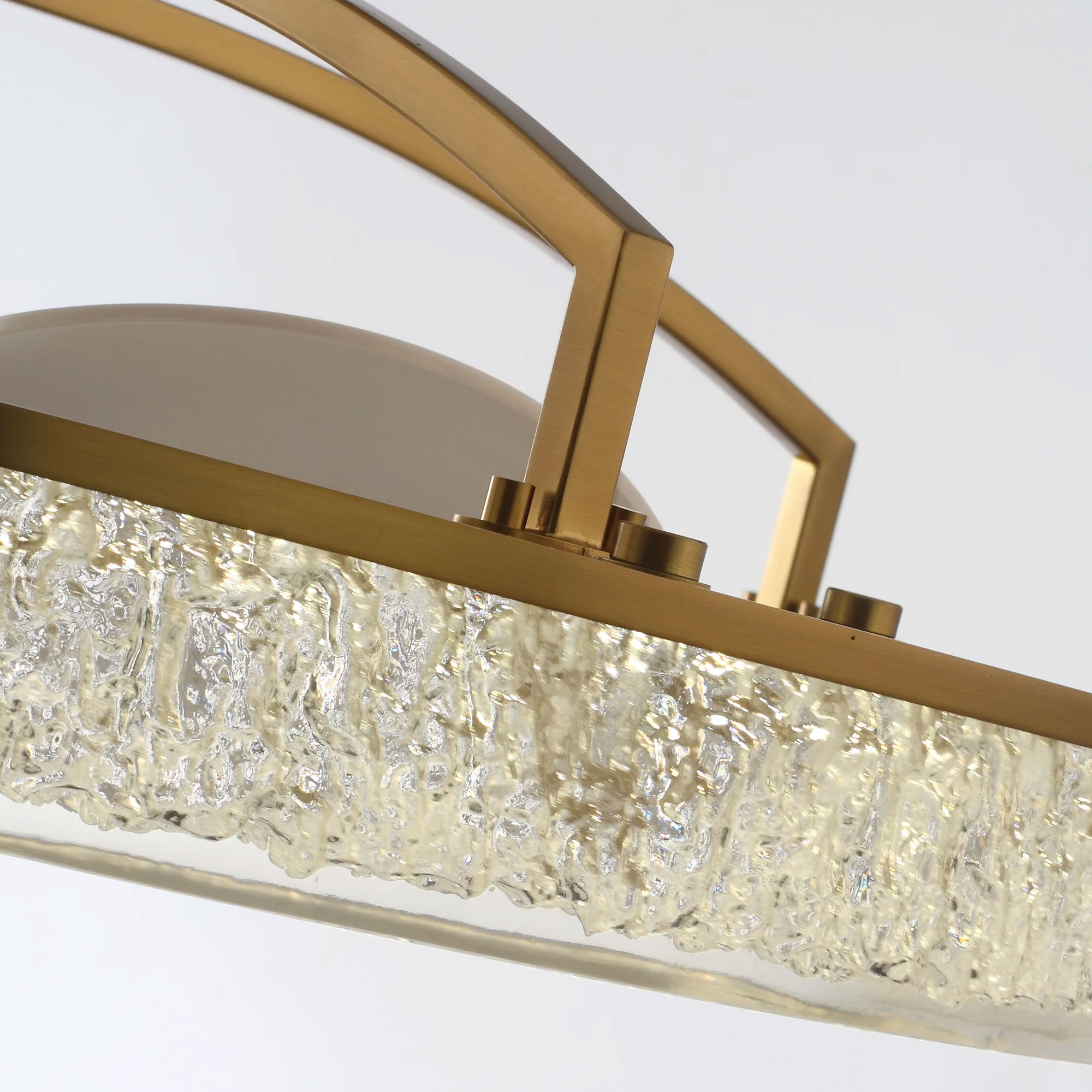 quat-pha-le-eliza Mọi chi tiết quạt pha lê Eliza được thiết kế tỉ mỉ, Sơn bằng tay tỉ mỉ, đẹp mát, lớp hoàn thiện rất hoàn hảo !