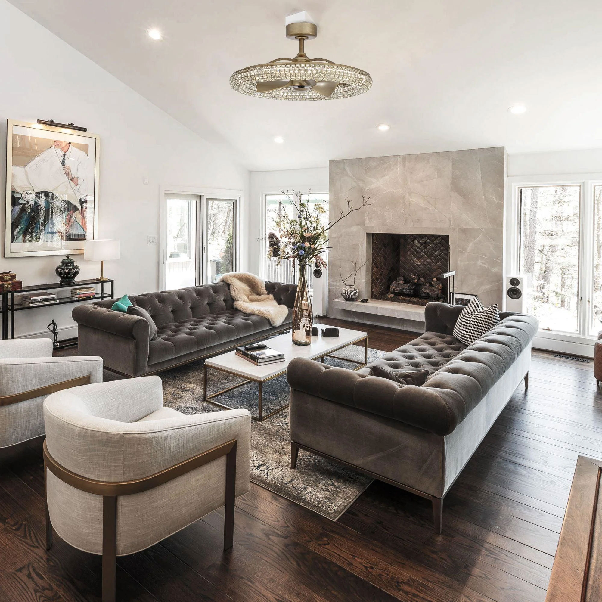 quat-tran-Elegan Thiết kế của quạt đèn chùm Elegan làm sáng bừng không gian sống