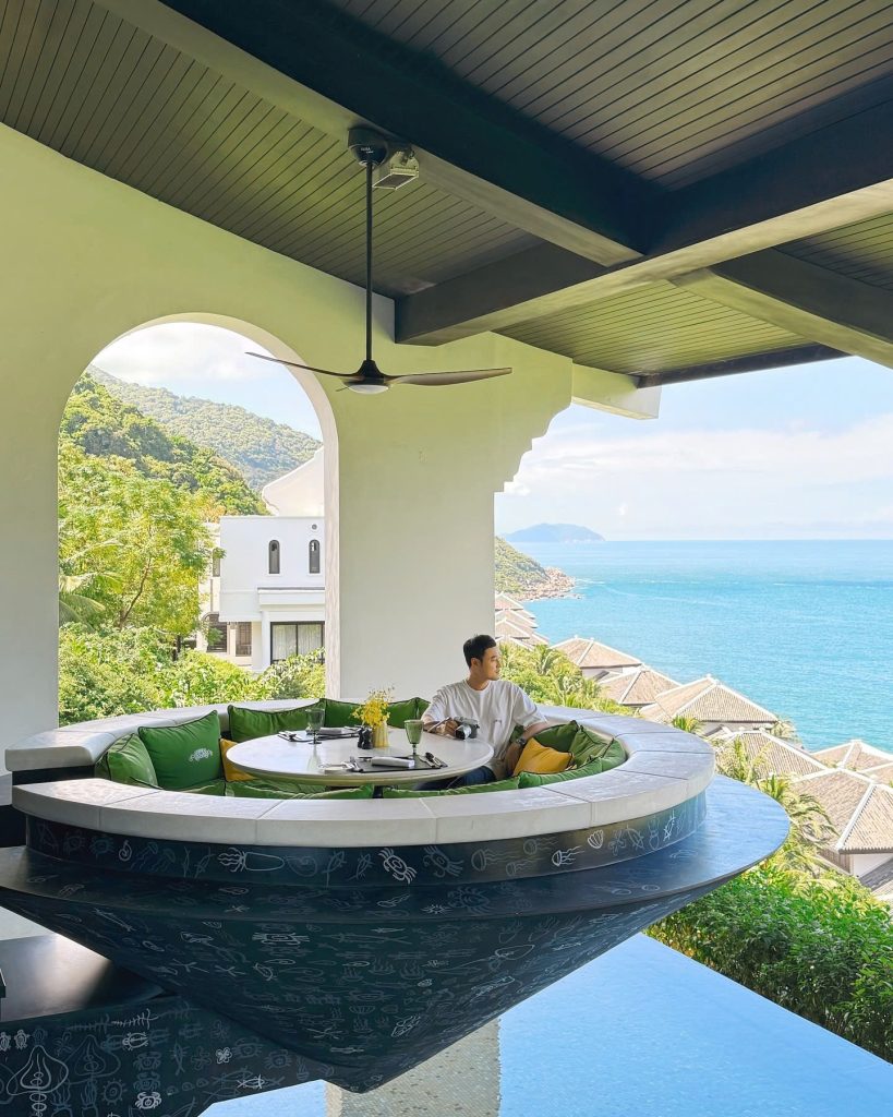 quat-tran-co-den-3canh