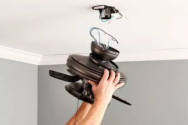 Cách tháo quạt trần mini gắn thẳng trần nhà đúng kỹ thuật