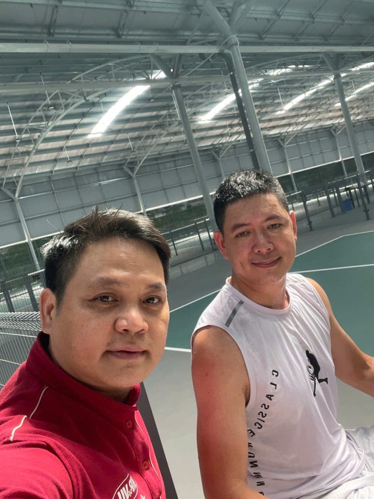 Lắp 36 chiếc quạt Kosmo cho sân Pickleball Vias quận 7 11 Tại Vias có rất nhiều người chơi thể thao là Diễn Viên nổi tiếng