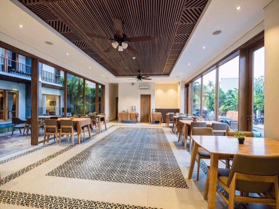 Quạt Mr.Vũ® Tại Minh House Hotel & Apartment Đà Nẵng 20 Chỉ với 2 chiếc Royal Classic Cafe Light đủ làm mát cho cả căn phòng rộng lớn!